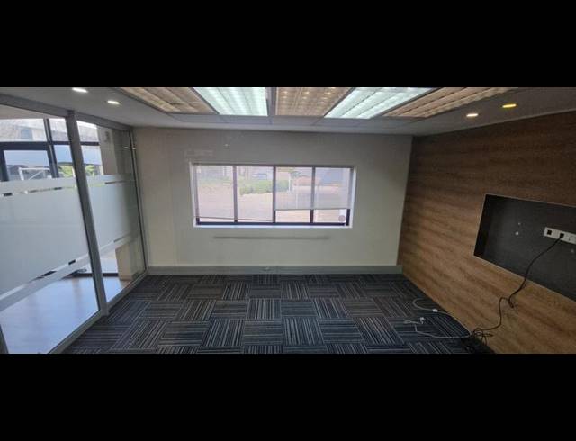 BUSINESS PROPERTY TO RENT IN HALFWAY HOUSE